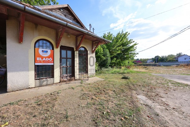 Pici �zlethelys�g  +  nagy telek = korl�tlan lehet�s�g