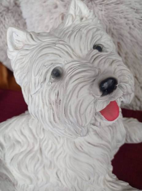 Pihegő westie kerti szobor