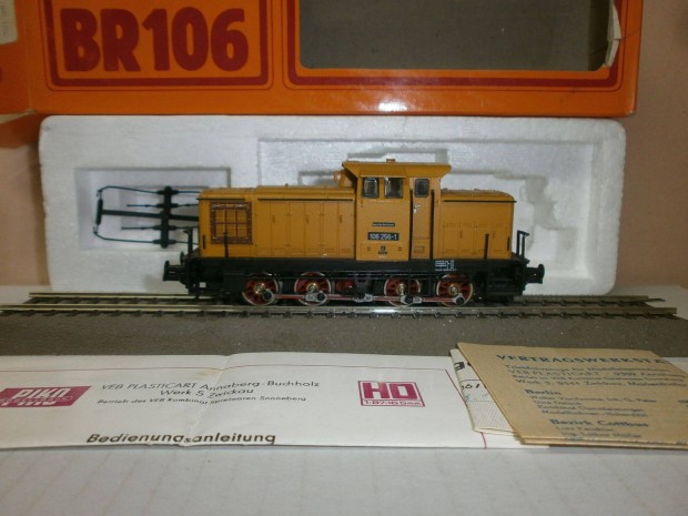 Piko -HSL 5452/190 -DR - EM25 -BR 106 -dizel mozdony - H0