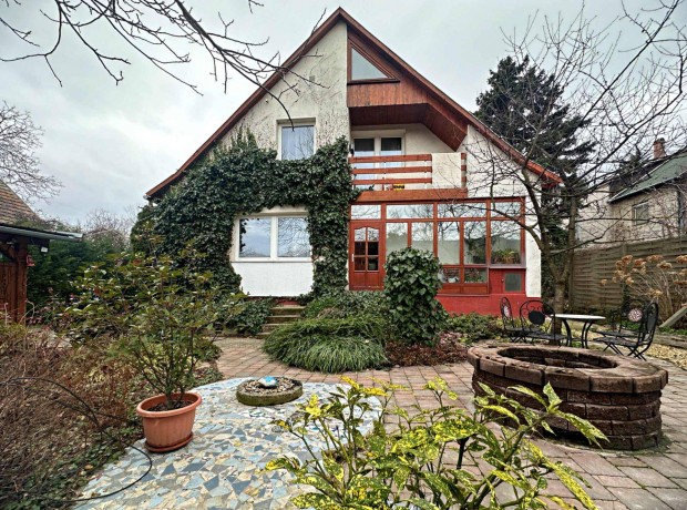 Pilisborosjen�n csal�di h�z elad�