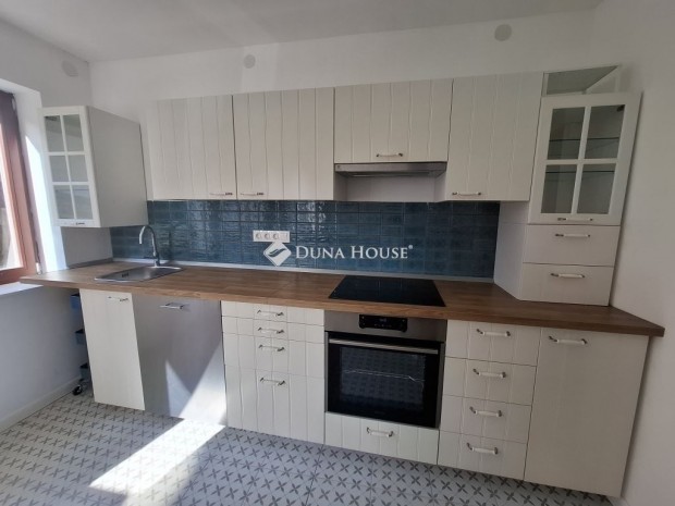 Piliscsabai 78 nm-es h�z elad�