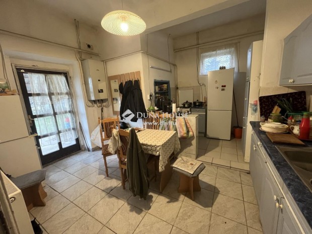 Pilisi 81 nm-es h�z elad�