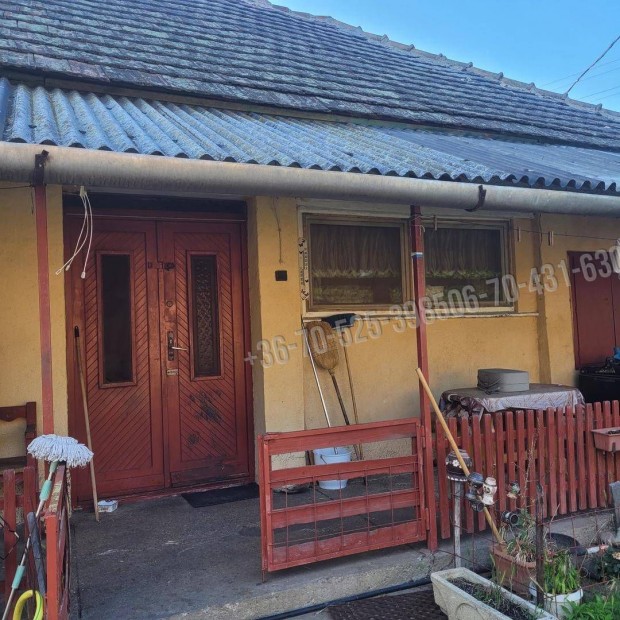 Pilisi nagy ter�let� ingatlan lak�h�zzal elad�