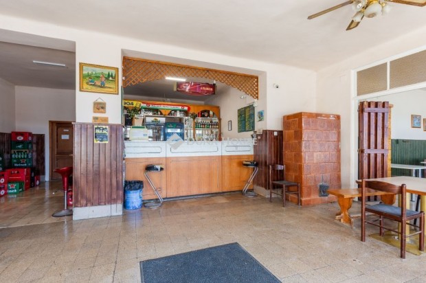 Pilisszentkereszt k�zpontj�ban, Pom�zi �ton