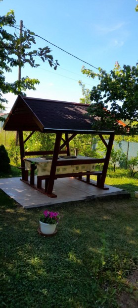 Pilisv�r�sv�ron z�rtkerti telek, fah�zzal