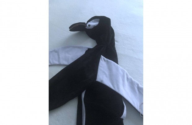 Pingvin jelmez, kapucnis, 122-128 cm magassg gyermekre