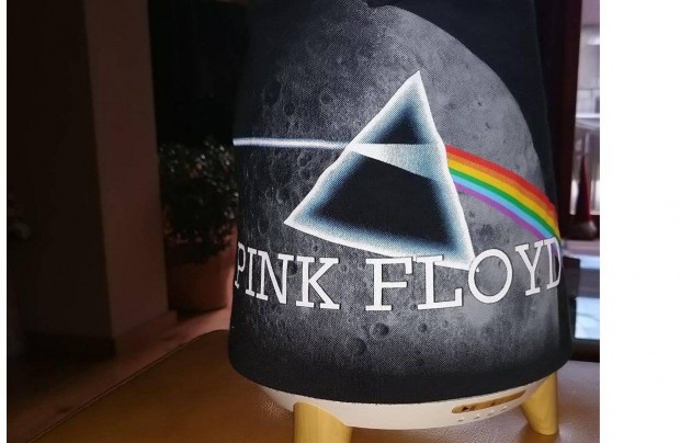 Pink Floyd feliratos fekete sapka