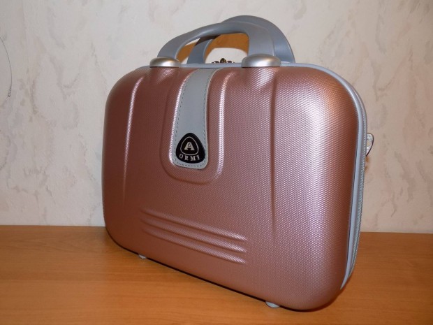 Pink kem�ny fal� kozmetikai kis b�r�nd, t�ska elad�