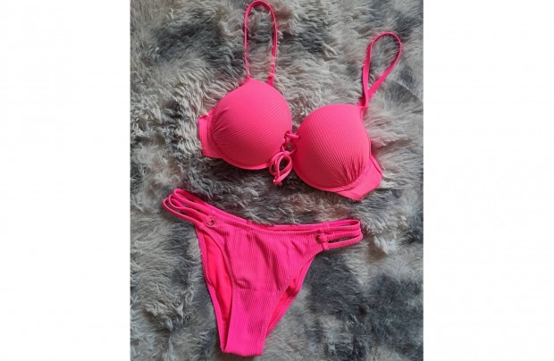Pink ni bikini