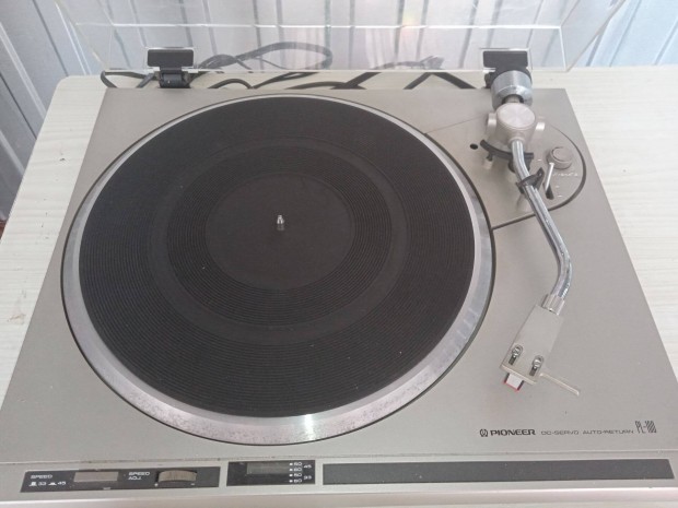 Pioneer 100 lemezlejtsz j tkkel