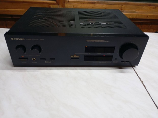 Pioneer A331 Stereo Erst Elad Szllts Az rban Utnvttel