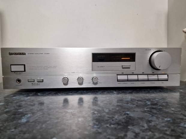 Pioneer A-221 stereo erst 