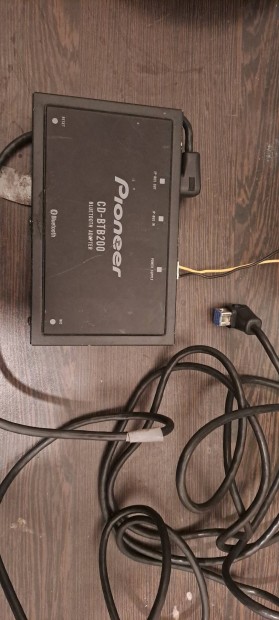 Pioneer CD-BTB200 Bluetooth adapter