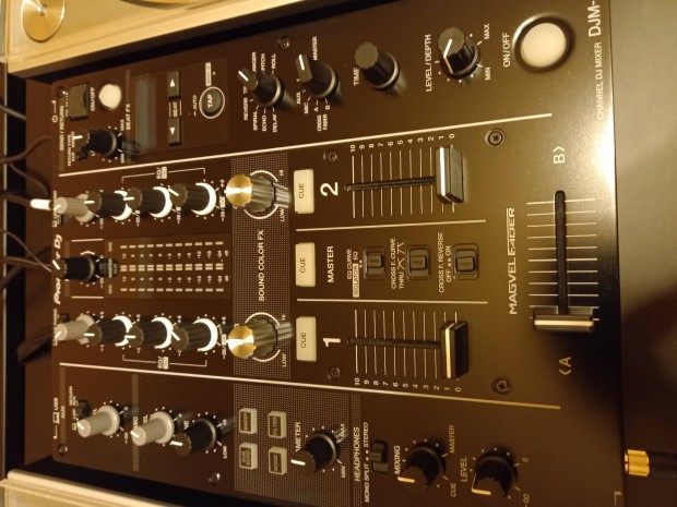 Pioneer DJM-450 kever