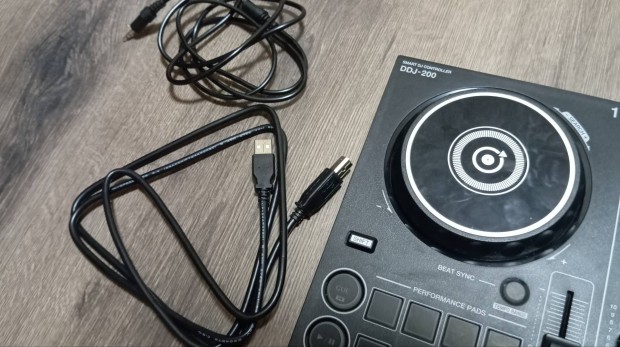 Pioneer Ddj-200-as kever pult 