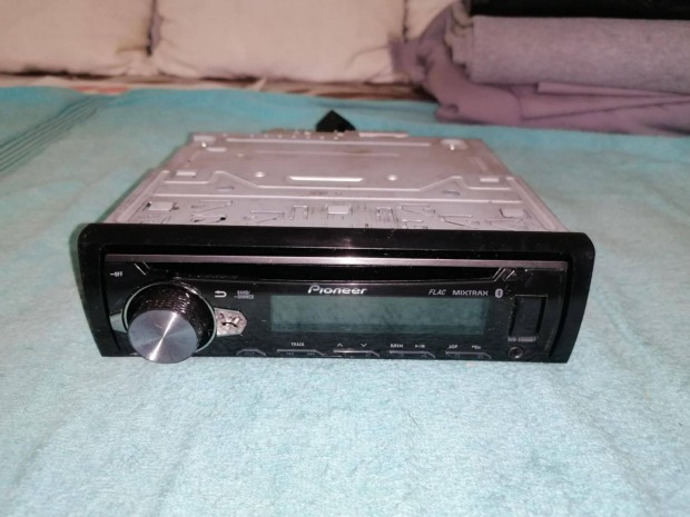 Pioneer Deh-S5000BT Felső kategóriás rádió / usb /bt/ 3 pár rca / CD