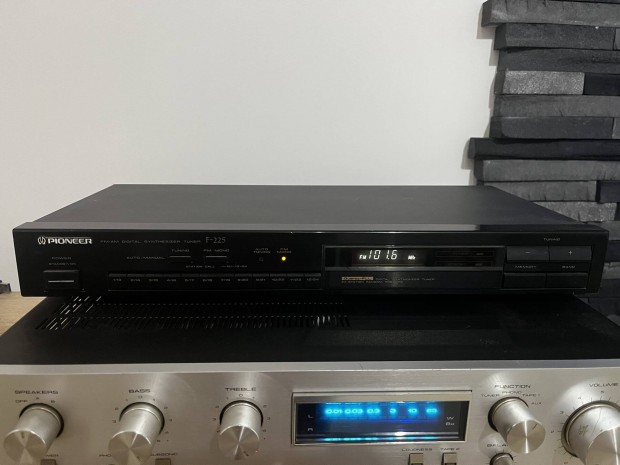 Pioneer F-225 digitlis rdi tuner