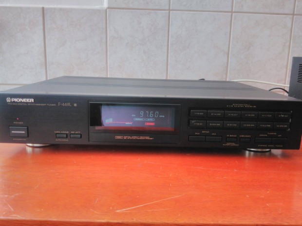 Pioneer F-449L tuner