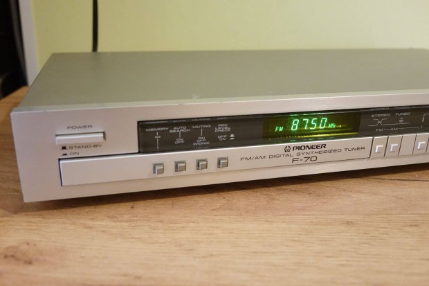 Pioneer F 70 tuner