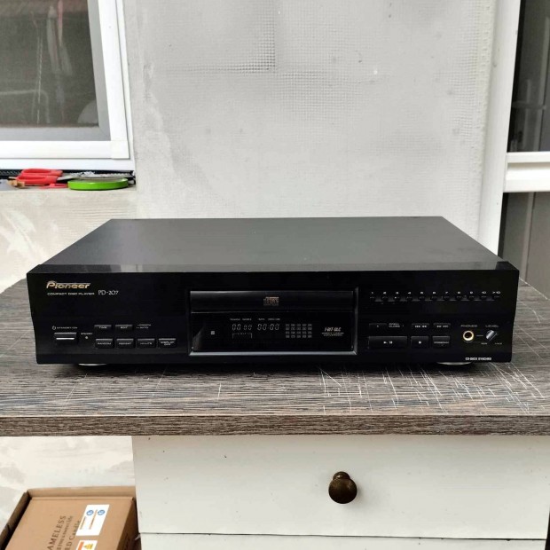 Pioneer PD-207 CD lejtsz optikai kimenettel