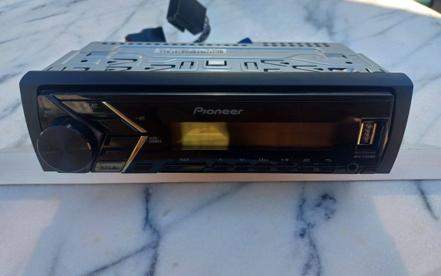 Pioneer USB autó fejegység