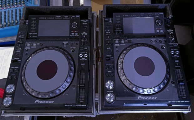 Pioneer cdj2000nxs  pr rackkel egytt elad