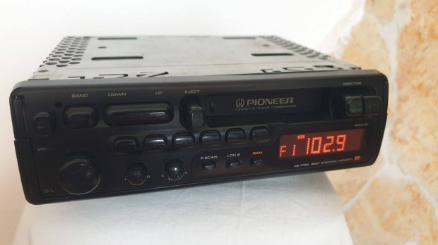Pioneer fiókos vintage autórádió