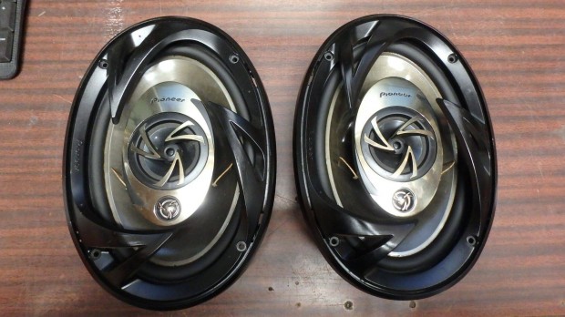 Pioneer hangszórók autóba