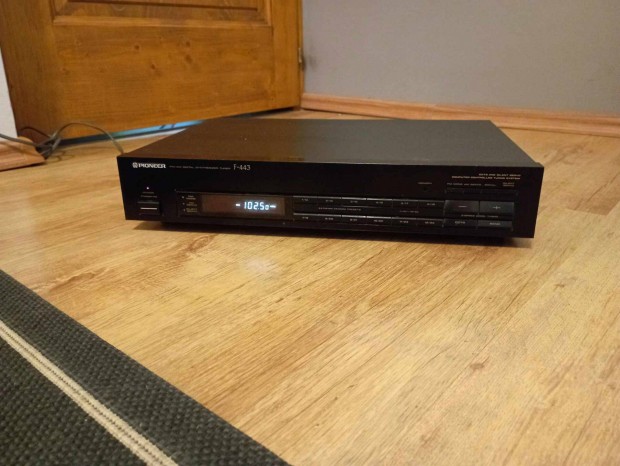 Pioneer tuner eladó !