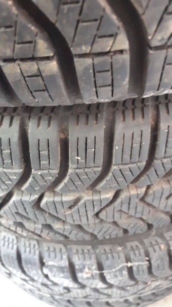 Pirelli 175 65R14 tligumi elad