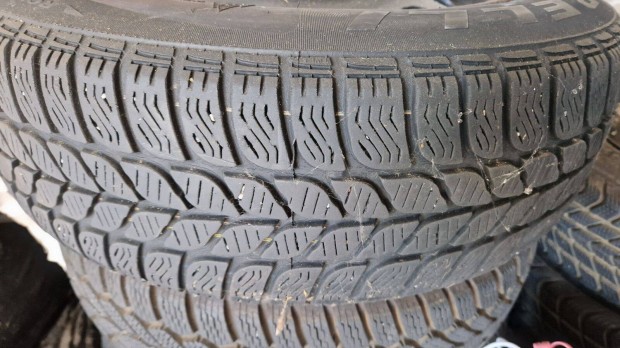 Pirelli 185/65 R15 Ford felnin