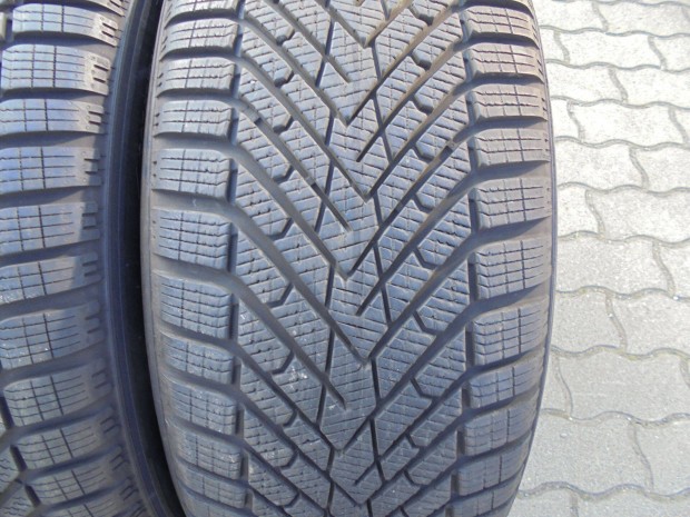 Pirelli 18-as keveset futott 2 ves tli gumi elad