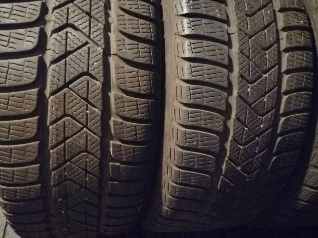 Pirelli 205/40 R17 tli gumi szett. 205/40R17