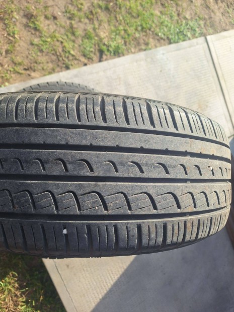 Pirelli 205/55 r16 nyri gumi szett