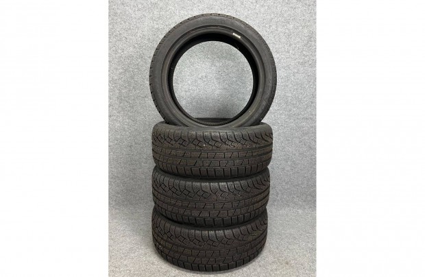 Pirelli 215/45r18 215/45 r18 téli gumi új 0km