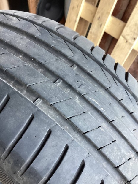 Pirelli 215/55 r17 nyri gumi