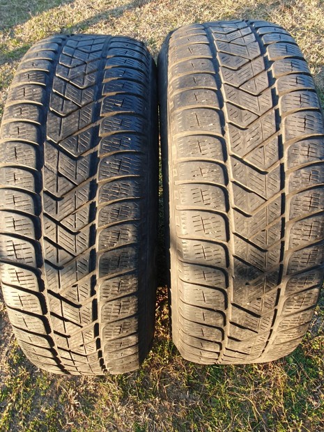 Pirelli 215/60R17 M+S
