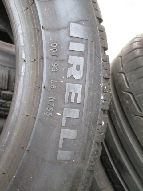 Pirelli 215/60R17 gumip�r elad�