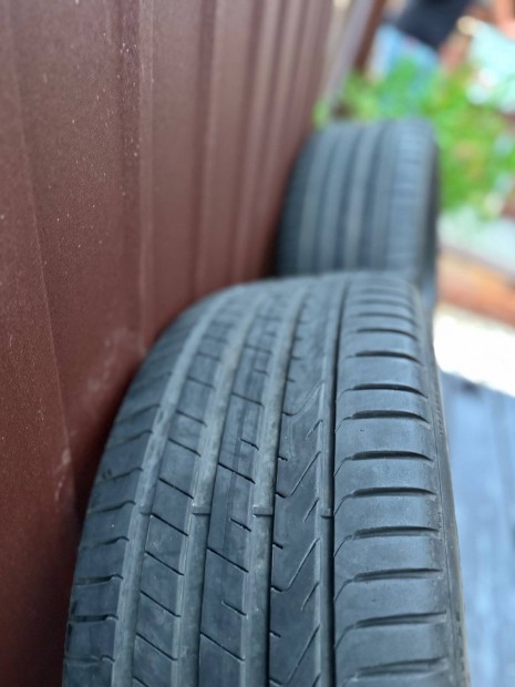 Pirelli 225/45 Gumik