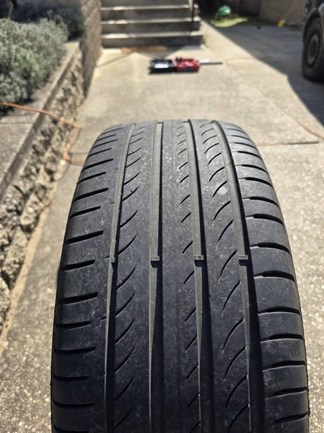 Pirelli 225/50 R17 98Y  Ny�ri gumi