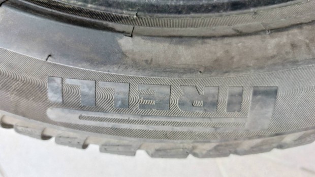 Pirelli 225/50 r17 tligumi szett 