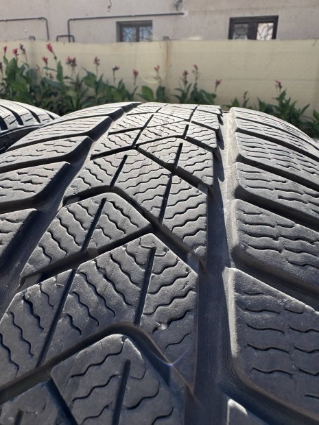 Pirelli 225/50r18 tli gumi