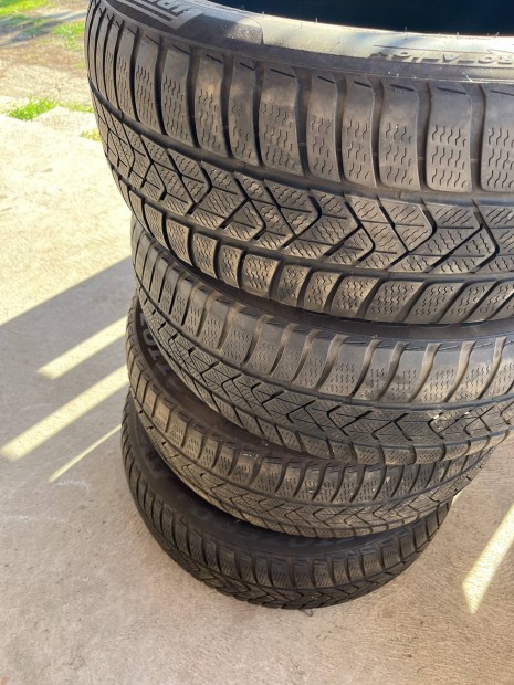 Pirelli 225/55 R17 tligumi