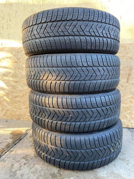 Pirelli 235/50/20 Tli gumi M+S