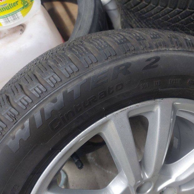 Pirelli 235/55 R17 tli gumi