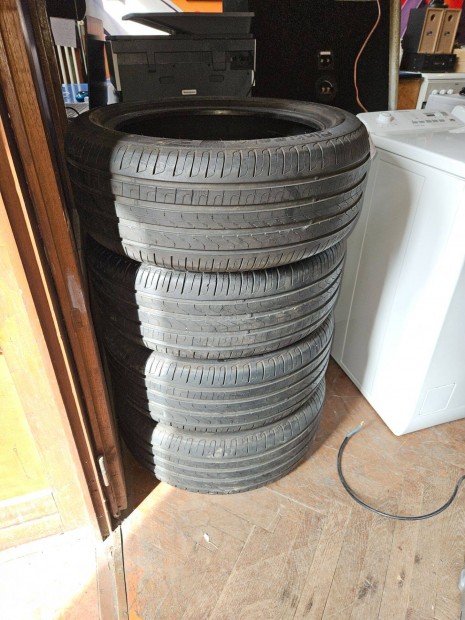 Pirelli 245 45 18 Nyri Gumi 4DB