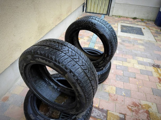 Pirelli 255/50 R19 tli gumi szett