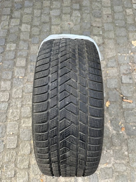 Pirelli 275/40 R22 tligumi 4 db