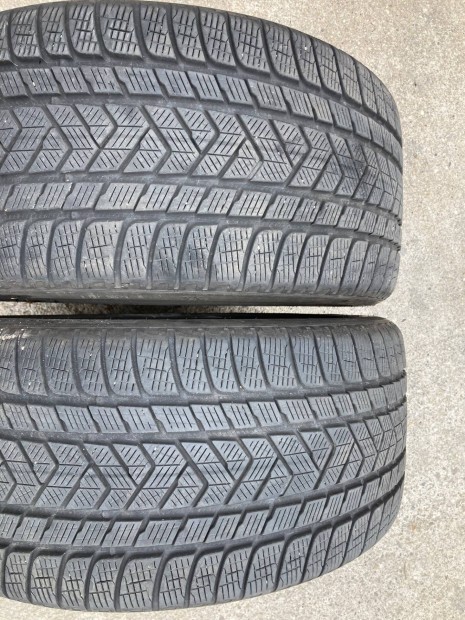 Pirelli 285/35r22