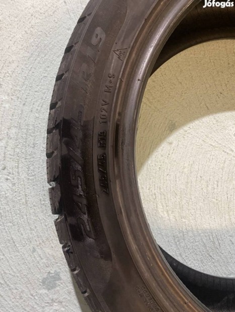 Pirelli 2 db 235/35R 19 t�li 
